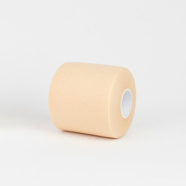 Rollo individual de Pretape Vendari 7 cm × 27 m color beige, espuma protectora para vendajes funcionales sin látex.